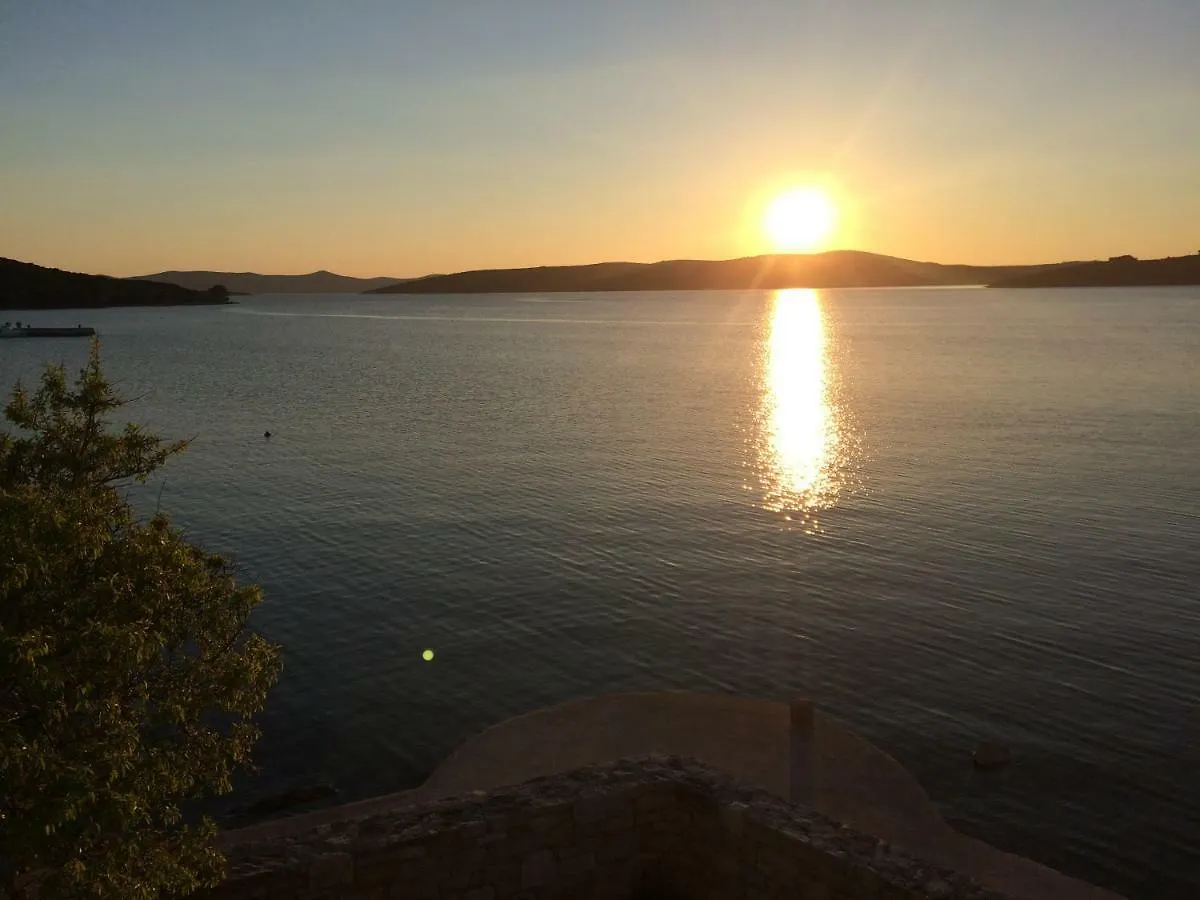 Prst 1 Apartment Ugljan Croatia